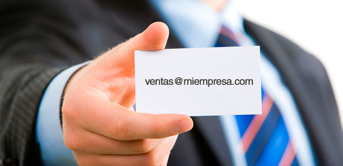¿Cómo tener cuentas de email personalizadas con el nombre de mi empresa y mejorar mi imagen?